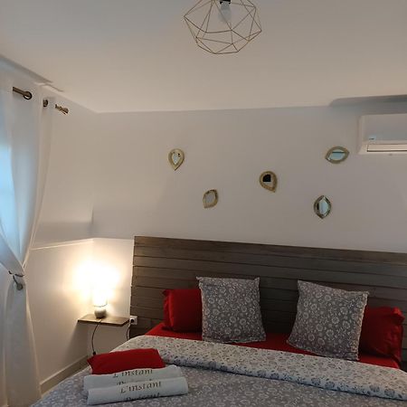 L'Instant Present Bed and Breakfast Le Moule Εξωτερικό φωτογραφία