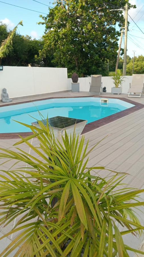 L'Instant Present Bed and Breakfast Le Moule Εξωτερικό φωτογραφία