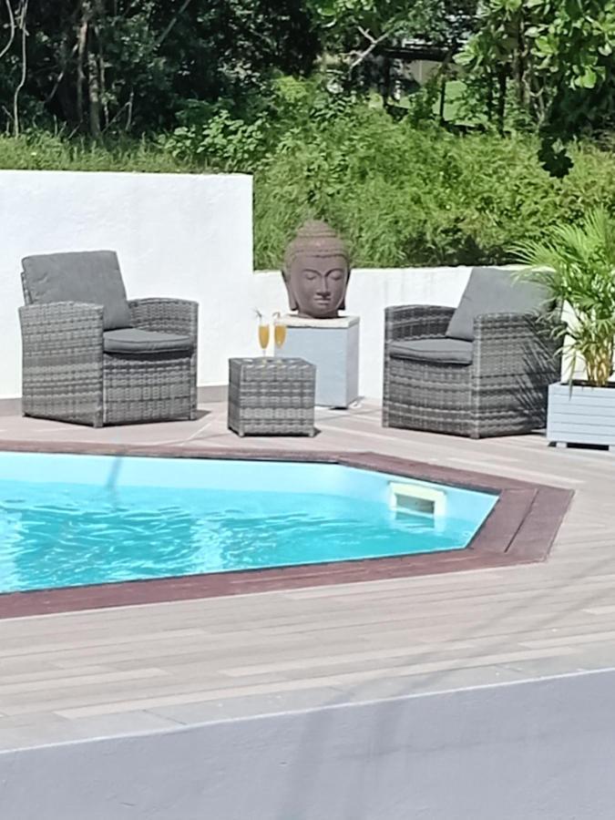 L'Instant Present Bed and Breakfast Le Moule Εξωτερικό φωτογραφία