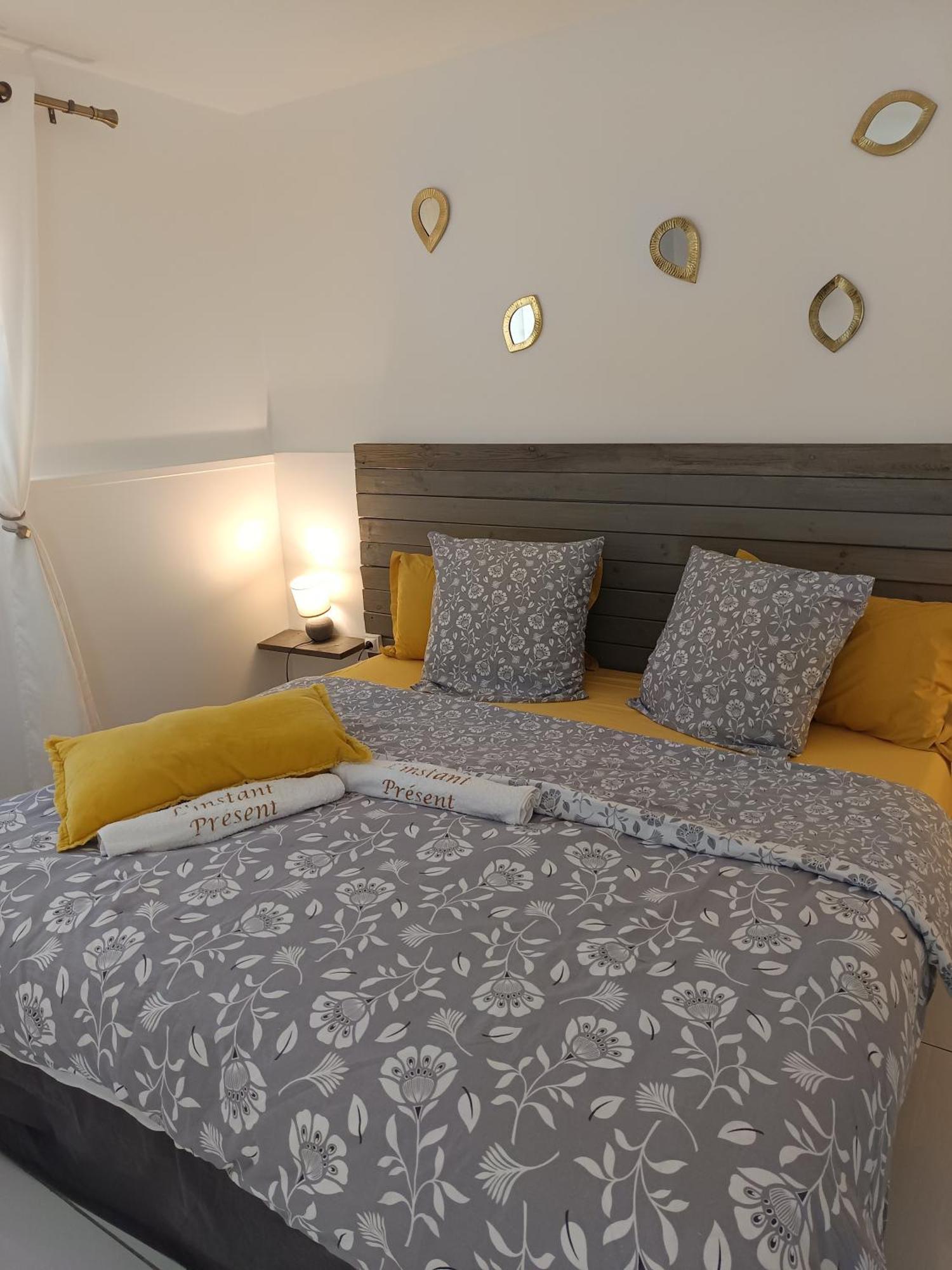L'Instant Present Bed and Breakfast Le Moule Εξωτερικό φωτογραφία